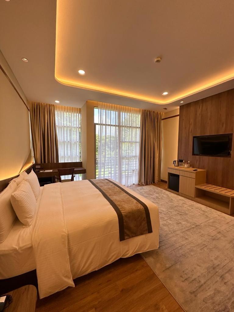 PULSE GRANDE Hotel Putrajaya Bagian luar foto Deluxe Room