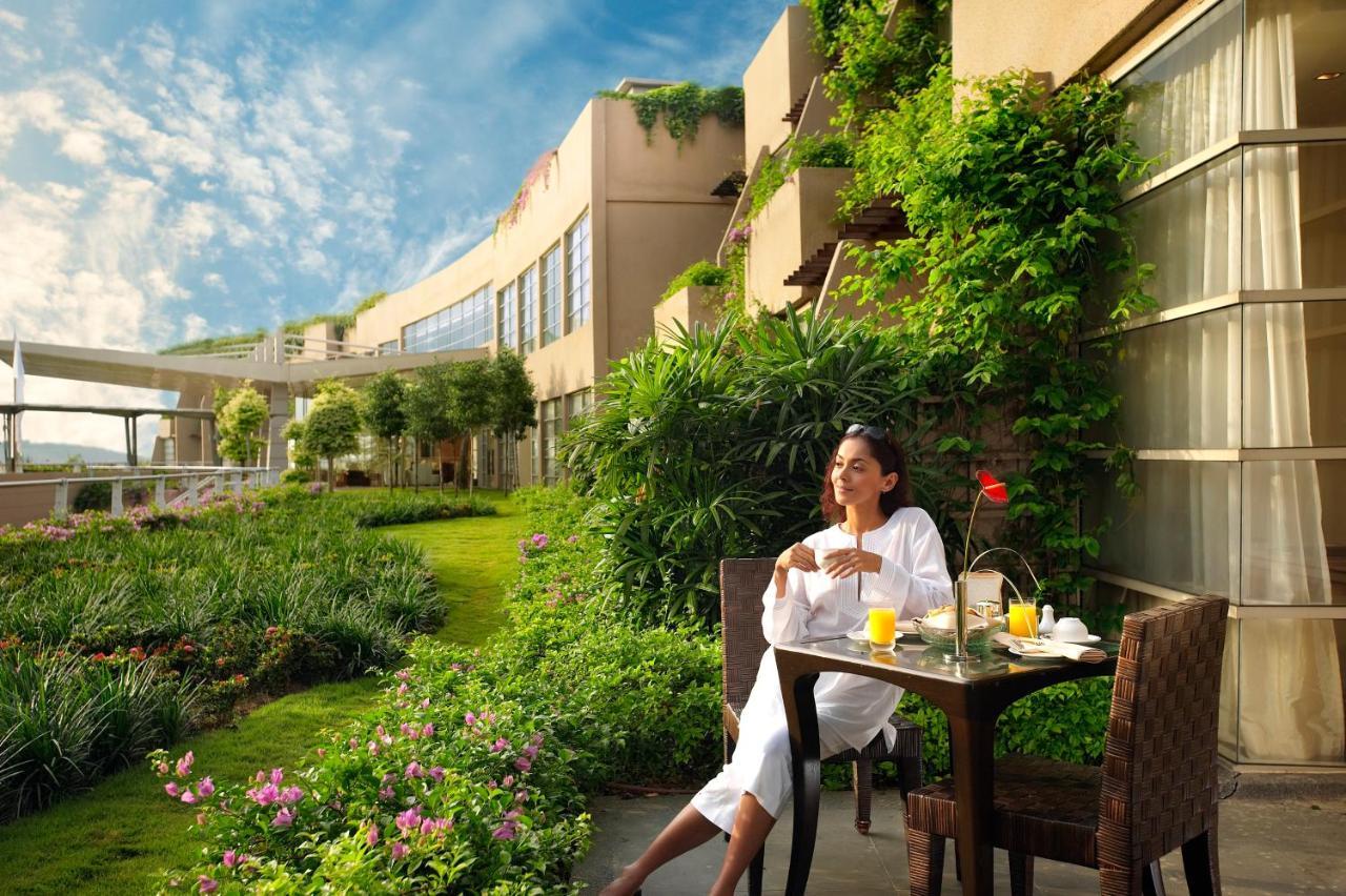 PULSE GRANDE Hotel Putrajaya Restoran foto The Park, Hyderabad